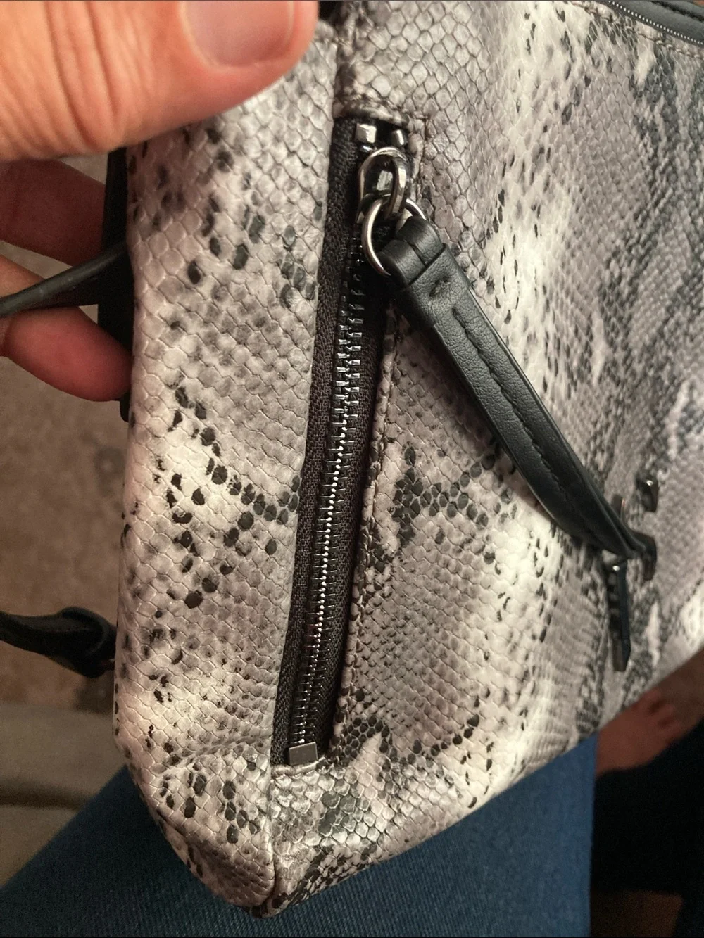 Simply Vera Vera Wang Gray Snake-Print Crossbody Bag